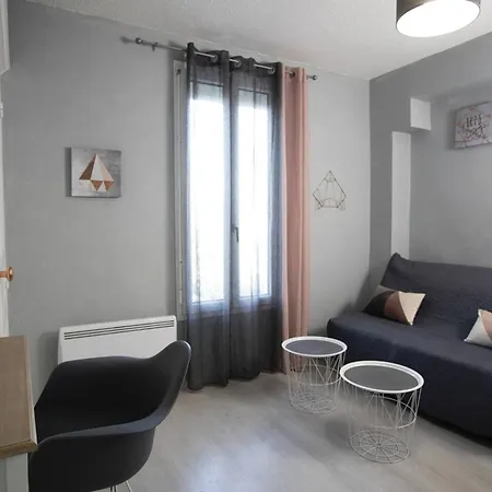 Apartment Confortable A Ferrand 25 M² Parking Inclus
