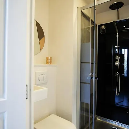 Confortable A Ferrand 25 M² Parking Inclus 클레르몽페랑